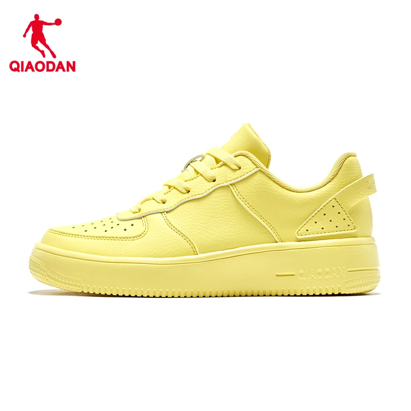 

QIAODAN Leather Skateboarding Shoes for Women 2025 New 4 Color Patchwork Female Casual Versatile Sport Sneakers XM2690550B