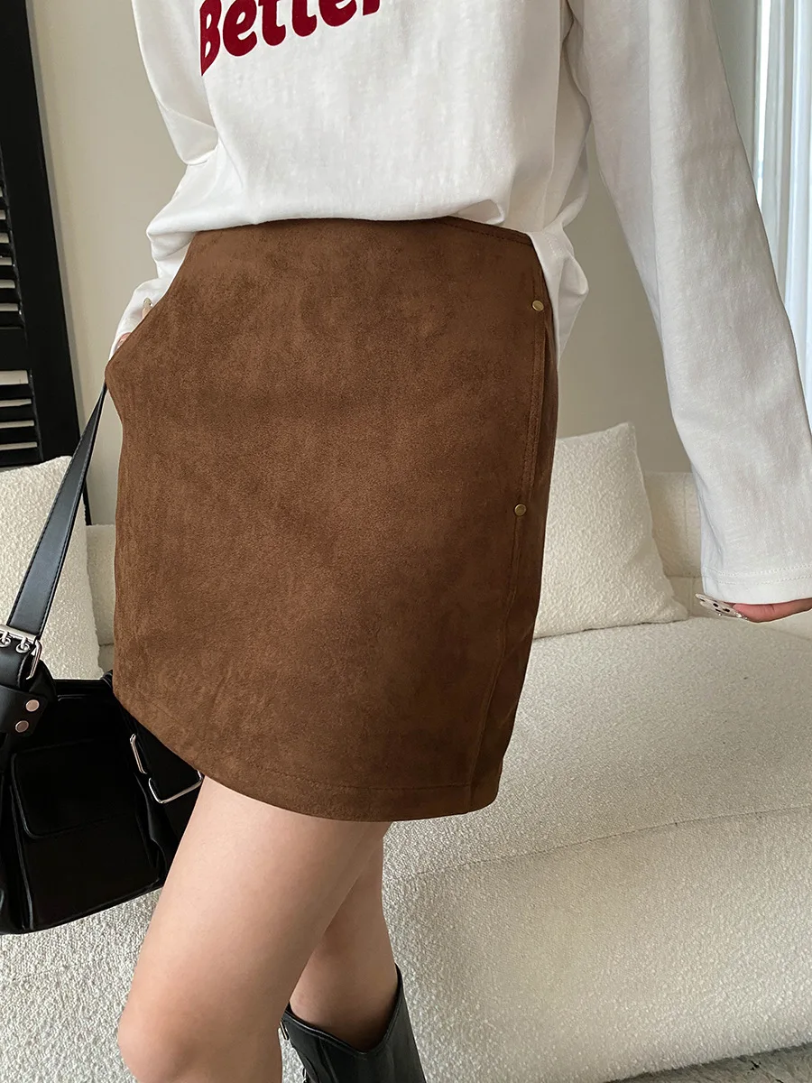 

Весенняя женская короткая юбка А-силуэта из замши в американском ретро-стиле, однотонная, с высокой талией, утягивающая, с эффектом обхвата бедер.