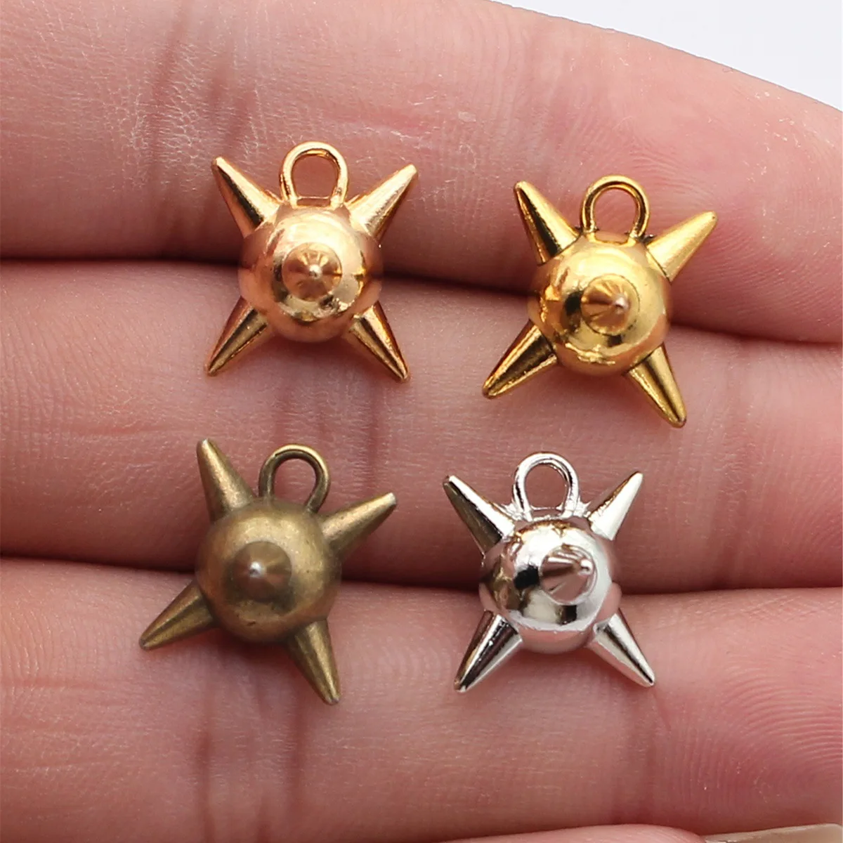 WYSIWYG 5 Stück 18x15x13mm 5 Farben Meteorhammer-Anhänger, Nagelkugel-Charms für DIY-Schmuckherstellung