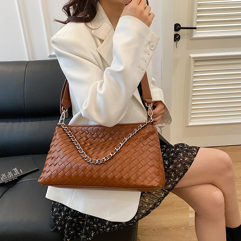 

Fashionable Luxury Vintage Handbag With Unique Letter Logo And Large Capacity For Casual Women's Leisure