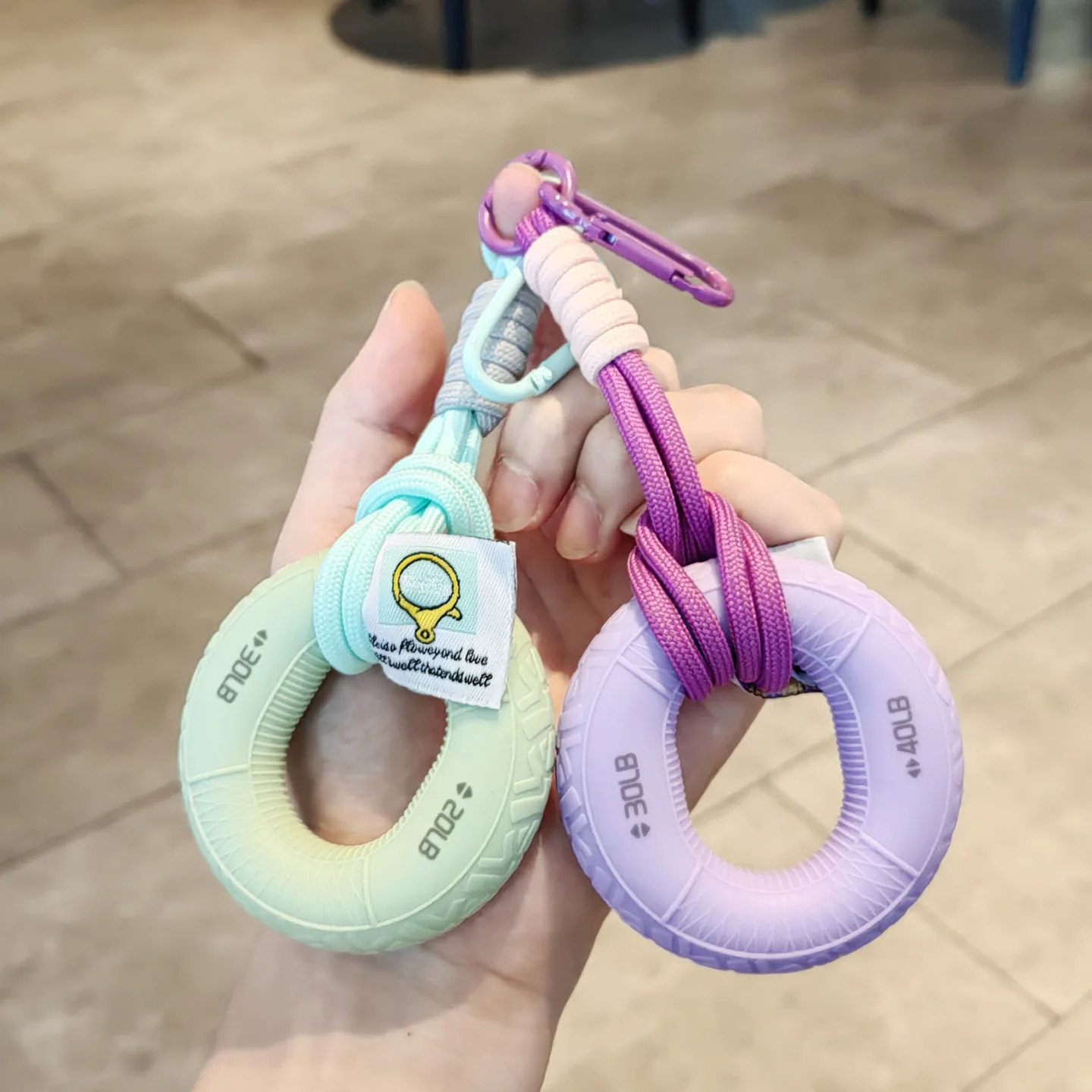 Silicone Grip Strength Trainer Keychain, Portable Hand Grip Exerciser Anti-Stress Squeeze Ring for Fitness & Car Keys