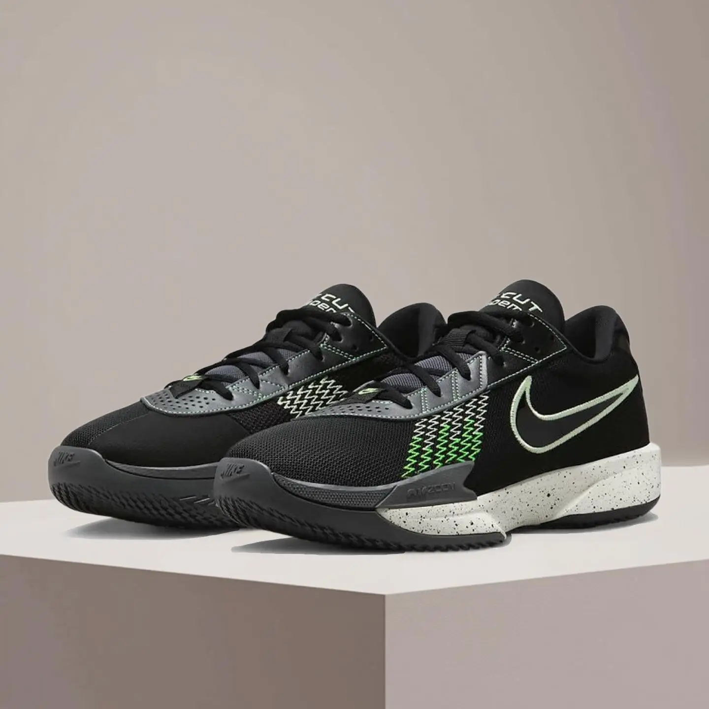 Nike Air Zoom G.T. …