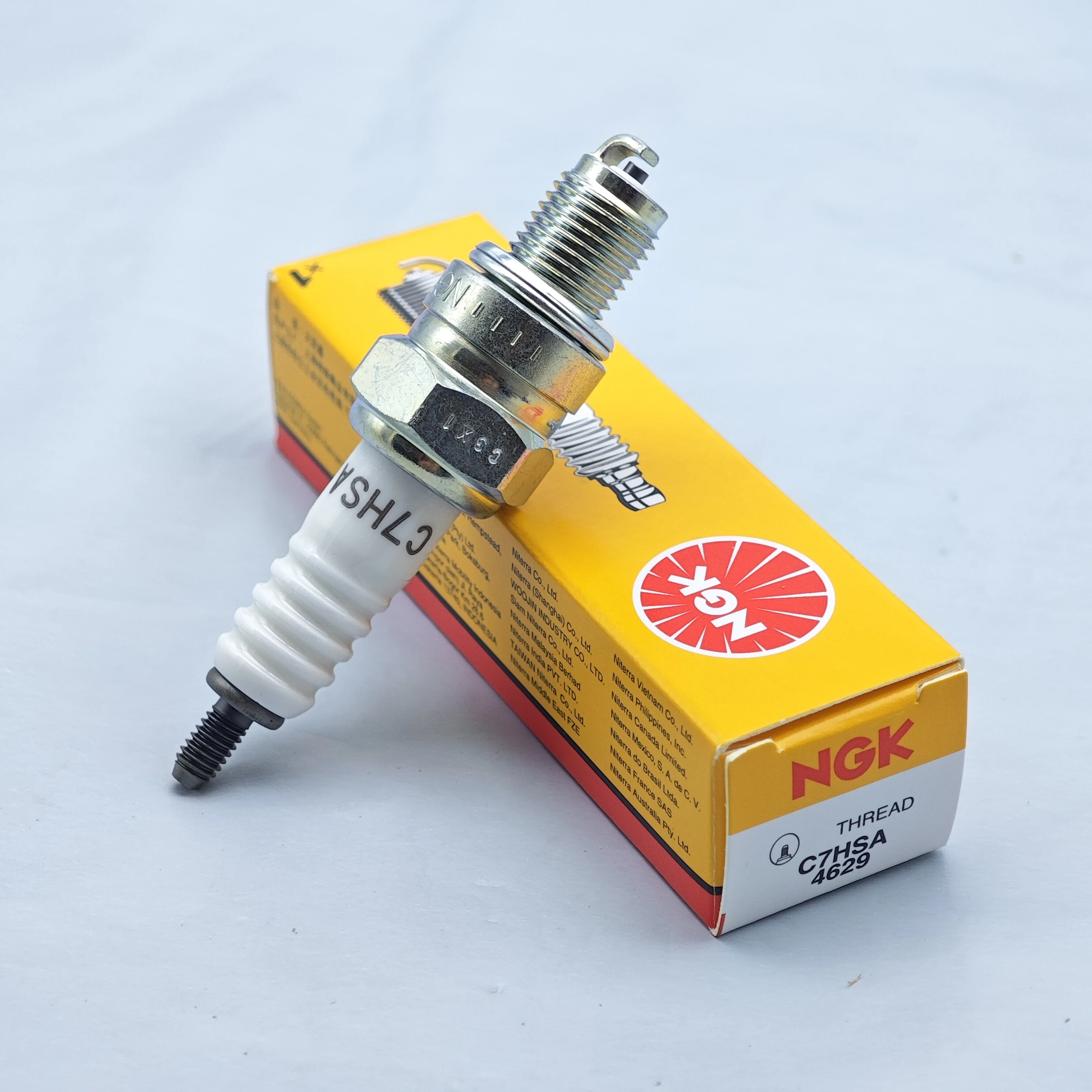 

1pcs Original NGK Spark Plug C7HSA 4629