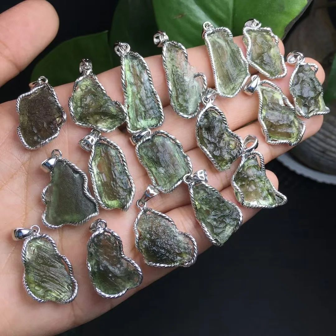 1 قطعة Fengbaowu الطبيعية الخام التشيكية مولدافيت قلادة 925 فضة غير النظامية الريكي أحجار استشفاء مجوهرات هدية للرجال والنساء #5