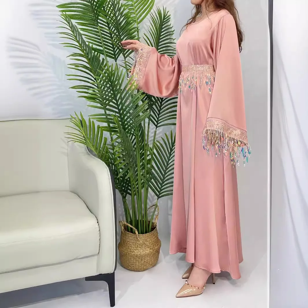 Elegant and Gorgeous Sequins Muslim Dress for Women Dubai Abaya Long Dress Femme Loose Kaftan Islamic Turkish Dresses Vestidos