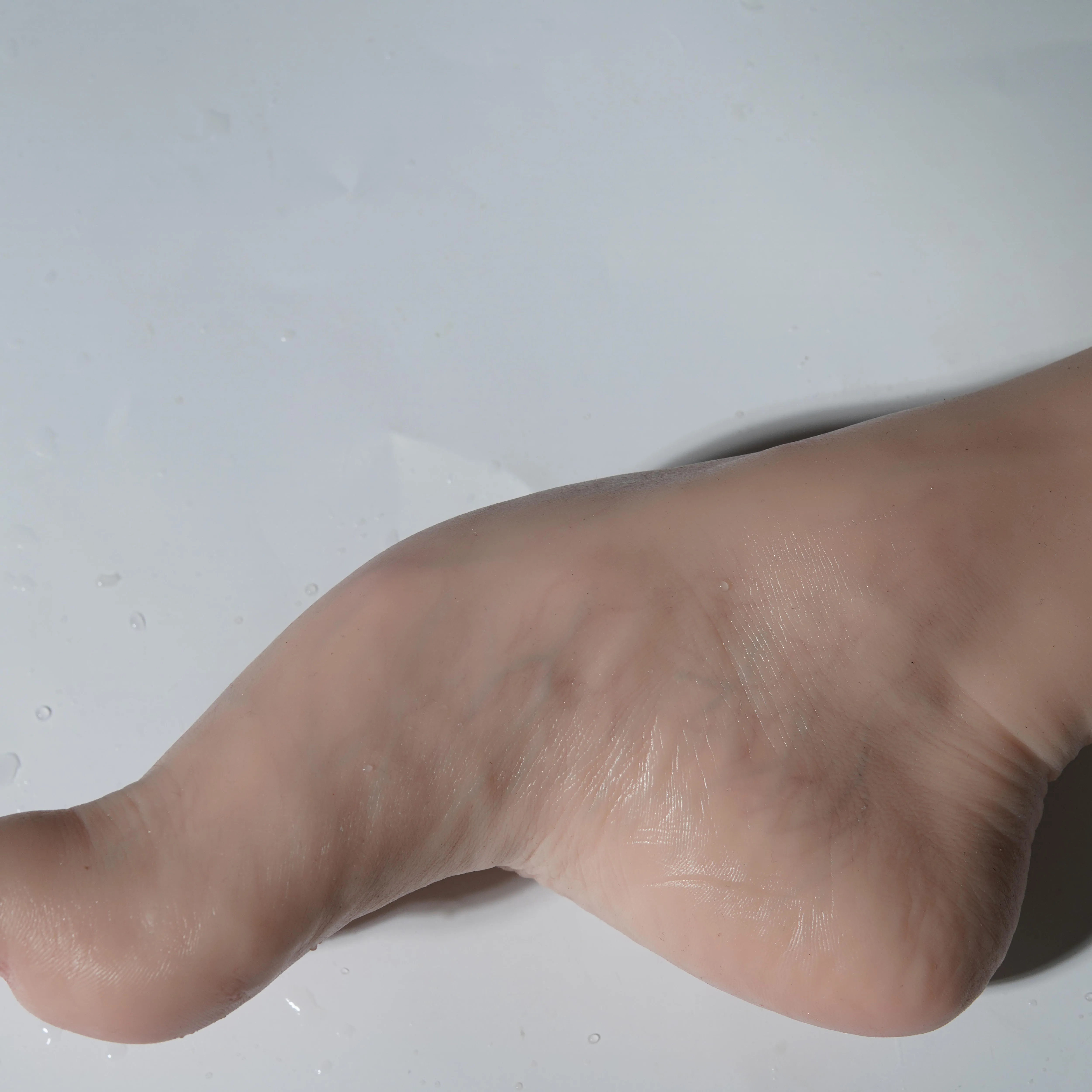 

Silicone Foot Model - Lifelike Adult Female Feet for Photography & Display with Anatomical Toe Bones TGJ3910