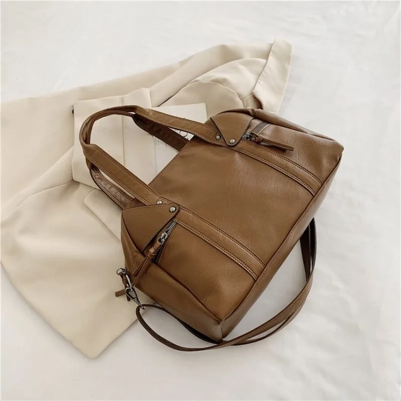 

Trendy Minimalist Leather Tote Bag For Women Luxury Designer Crossbody Large Capacity Elegant Diaper Bag For Commuter