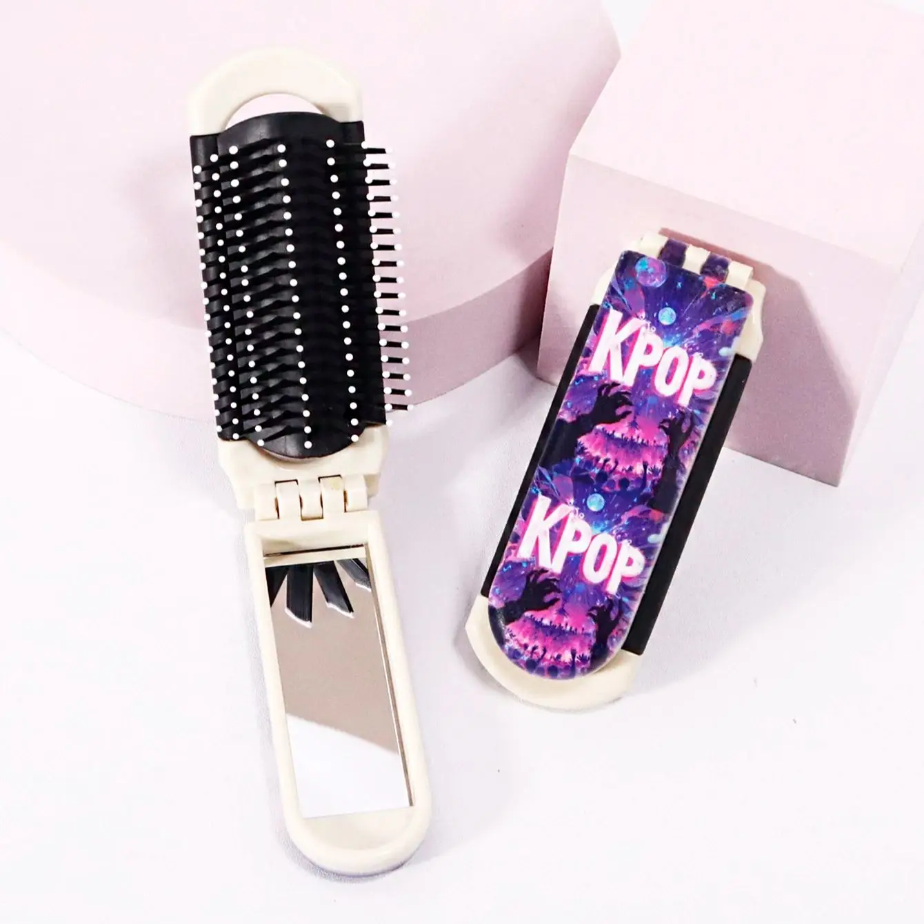 مشط مرآة صغير قابل للطي من K-pop Korean Wave - مضاد للكهرباء الساكنة وتدليك الرأس، مثالي للسفر، مثالي لمحبي KPOP هدية مثالية