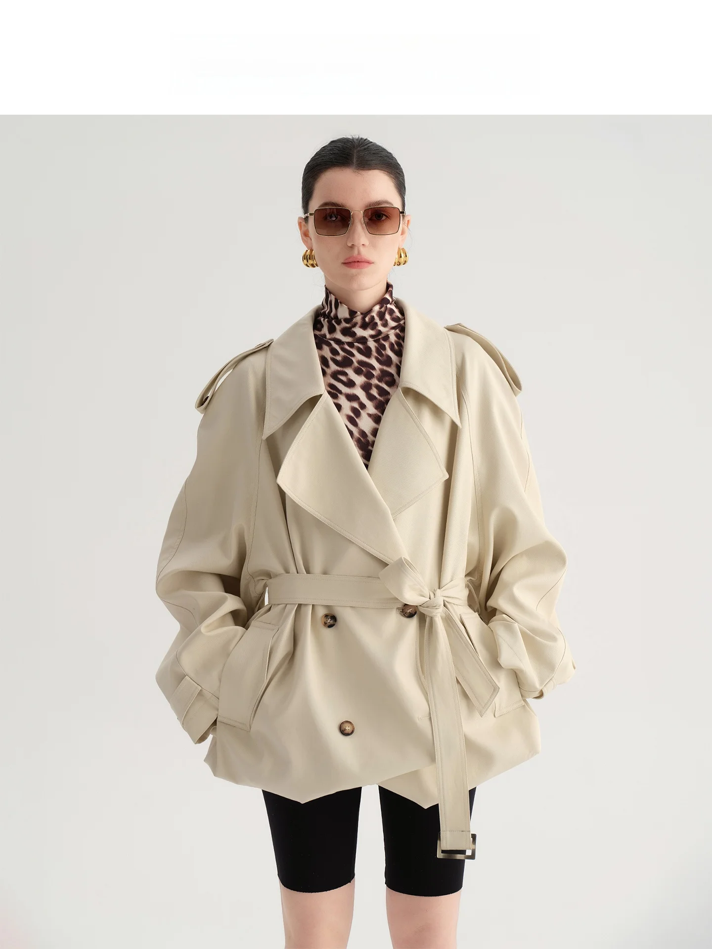 

Женское пальто Audrey Wang свободного кроя, новинка осени 2025, укороченное, на двух пуговицах, однотонное, из вискозы, в стиле регентши