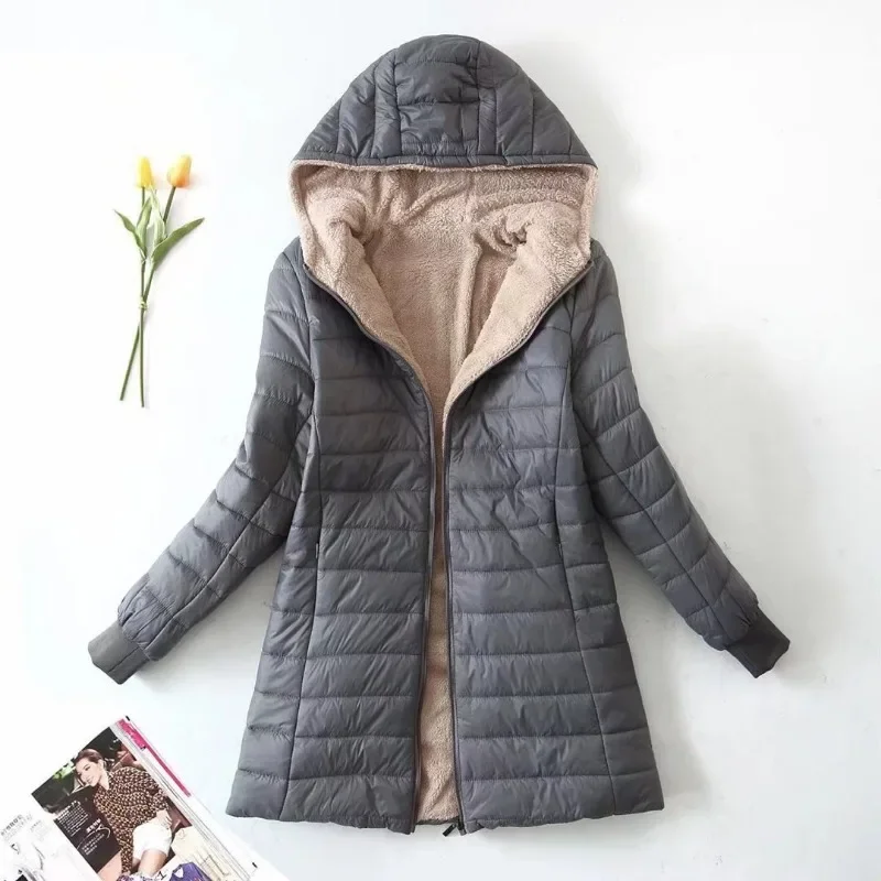 Herbst und Winter Neue mittlere bis lange koreanische Stil mit Kapuze Slim Fit Baumwolljacke mit Plüschisolierung Lammwolle Top Damenmantel