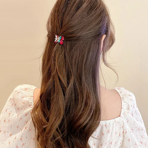 Imagen 2 del producto Pinzas para el cabello con diamantes de imitación de cereza roja para mujer y niña, Mini Clip de tiburón de Metal para flequillo, coleta de pelo fino, tocado bonito