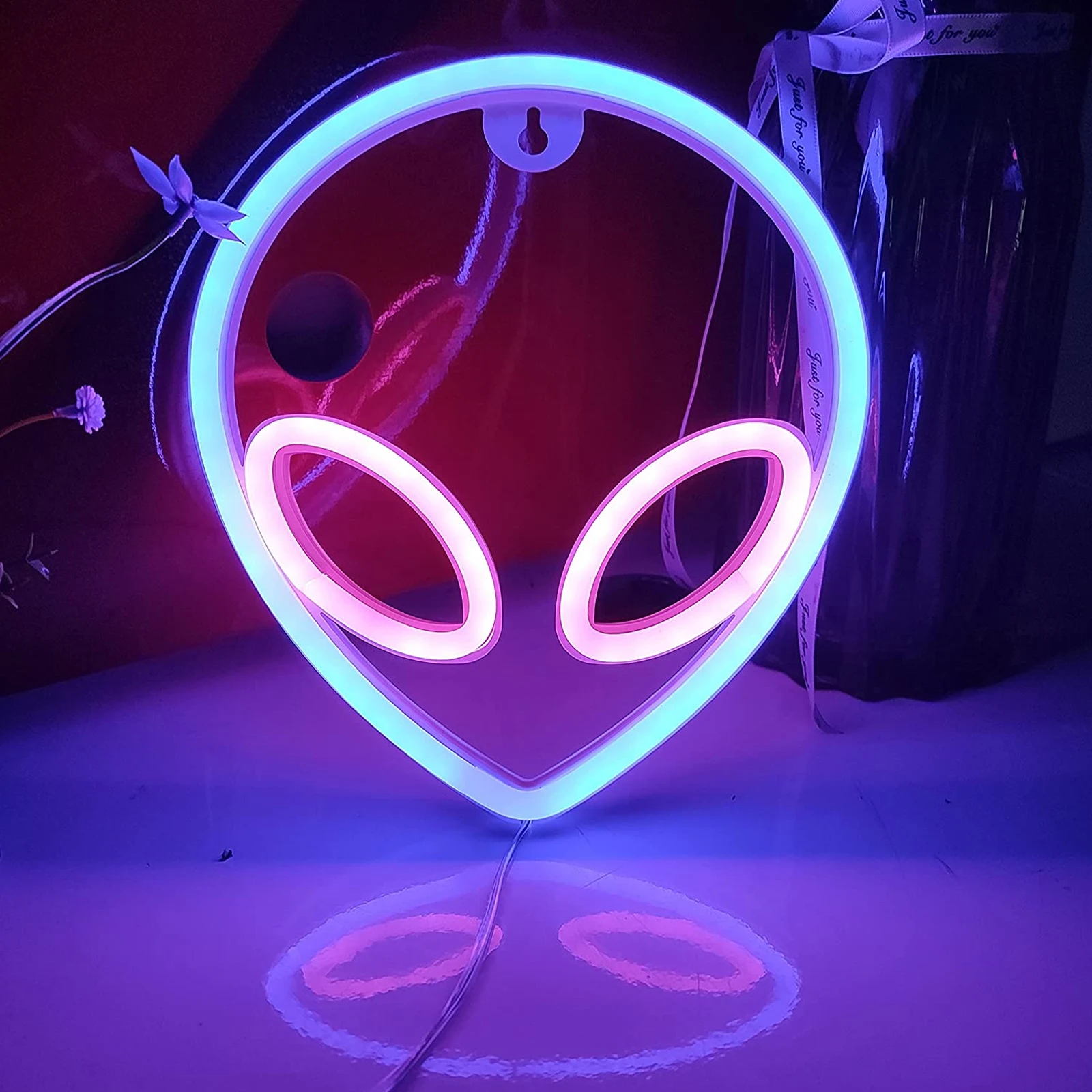 

LED Neon Light Alien Face Lamp Creative Decorative Sign for Bar Home Restaurant Party Holiday Night Table Stage Lighting