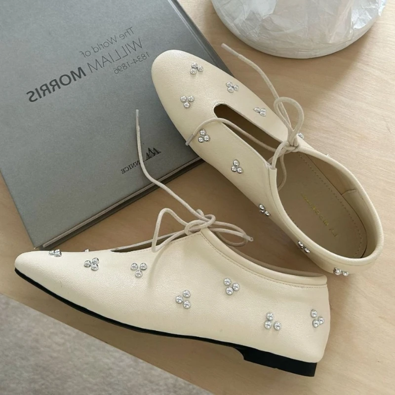 

2025 Spring Metal Rivet Decoration Shallow Ballet Flats Women Soft Bottom Lacing Flat Sandals Comfort Casual High Quality Shoes