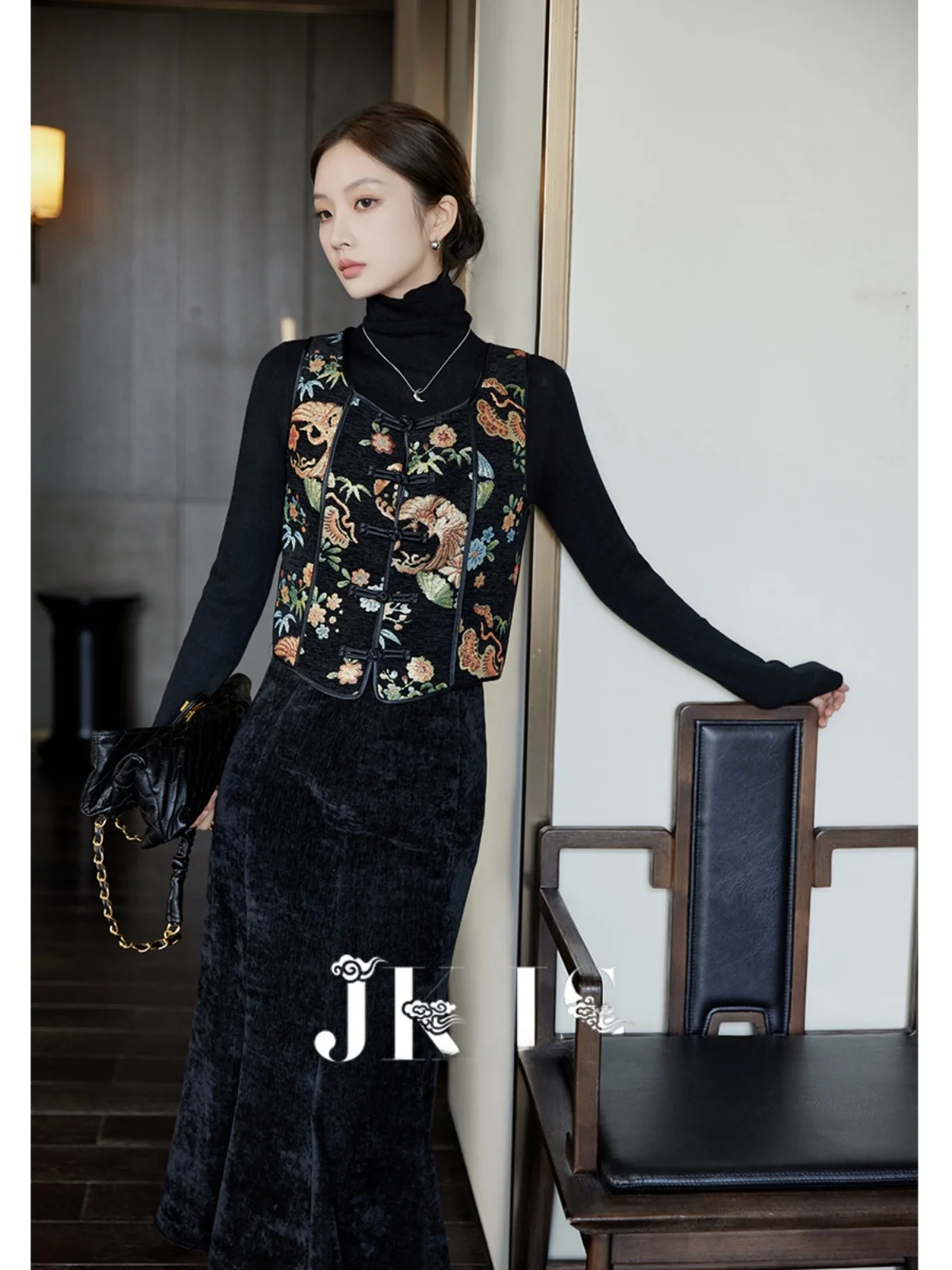 

New Chinese Sle Young Adult Qipao Top Svel Vest Autumn Winter Faionable Polyester Women's Jaet Traditional Meets ...
