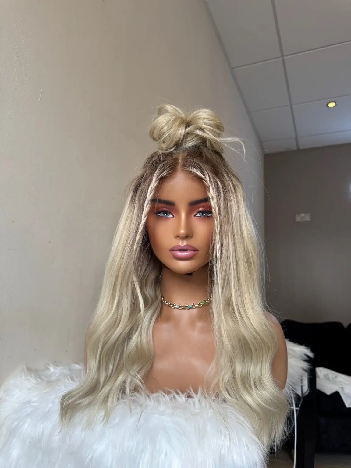 Women's Wig New Style Ash Blonde Shadow Roots Synthetic Lace Frontal Wigs Medium Length Middle Parting Pre Plucked Premium Fibre