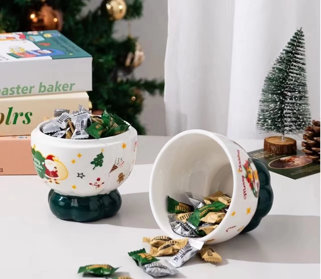 400ML  Christmas Double-layer Ceramic Decoration Candy Bowl Cartoon Santa Claus Storage Jar Decoration Ornament Holiday Gift Box view 5