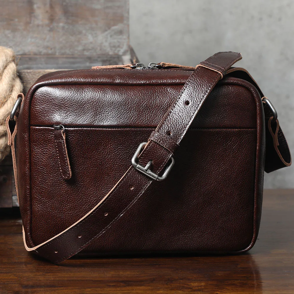 S.WORKER Echtleder Herren Casual Umhängetasche Modische Vegetabil Gegerbte Rindsleder-Brusttasche Leder-Handytasche Tagesrucksack – Detail 19