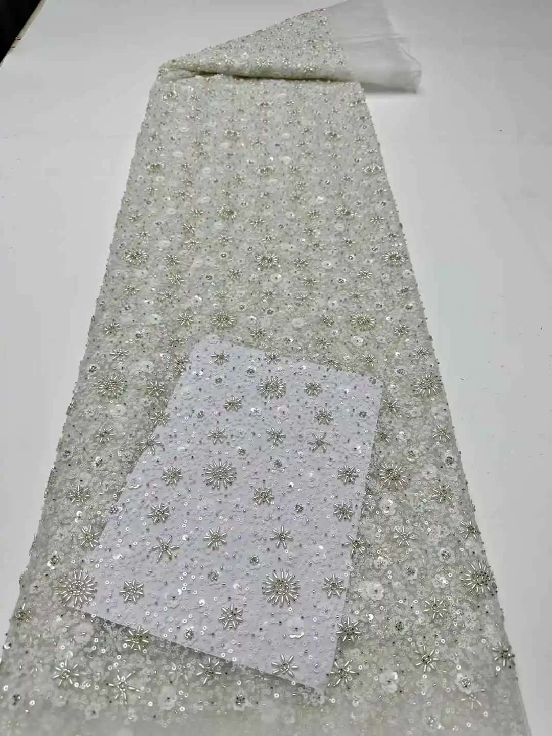 

Роскошная нигерийская африканская кружевная ткань с бисером 2026 года, высококачественная африканская французская кружевная ткань с вышивкой пайетками для пошива платьев