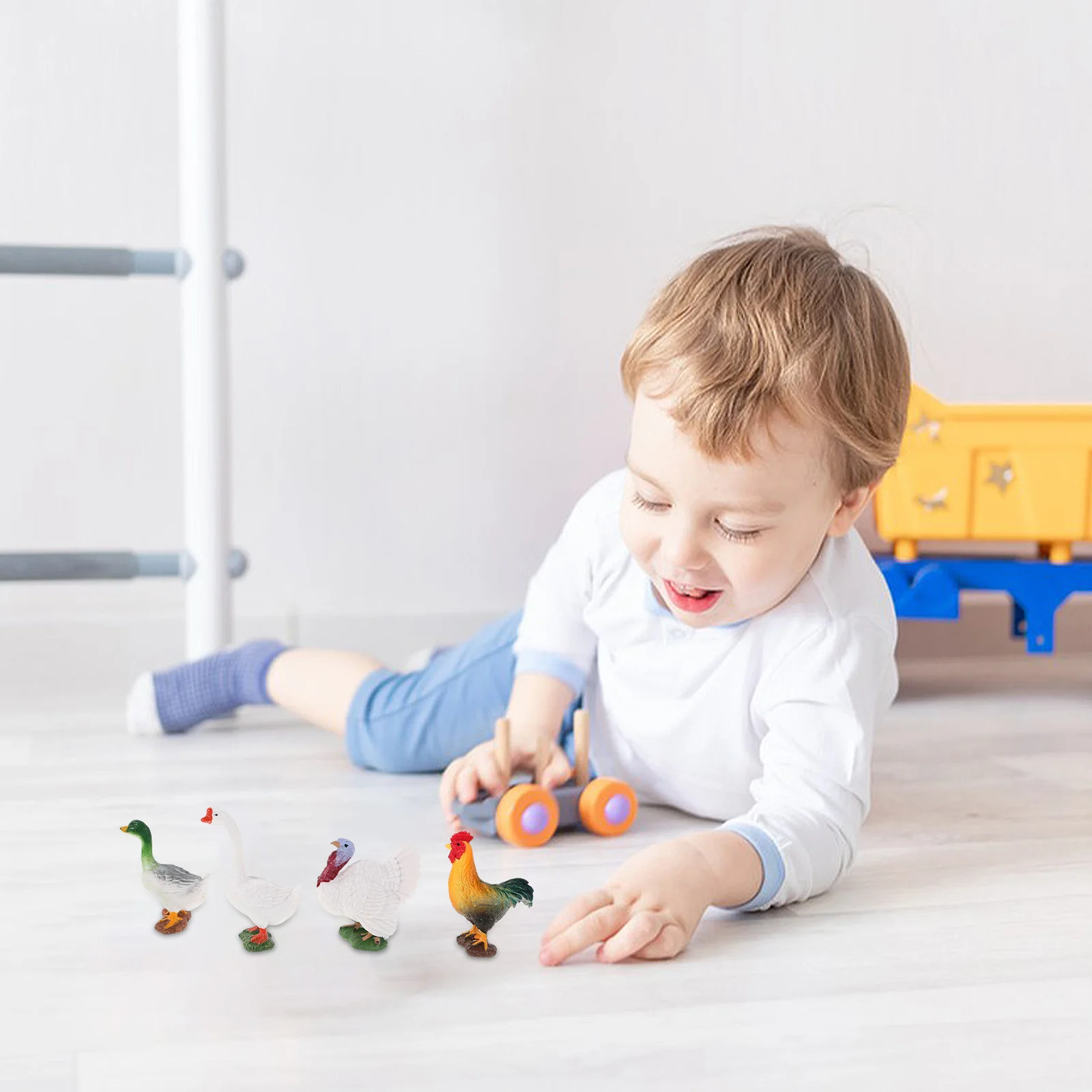 

4Pcs Plastic Farm Animal Miniatures Realistic Chickens Ducks Geese Portable Travel Display Mini Plastic Animals