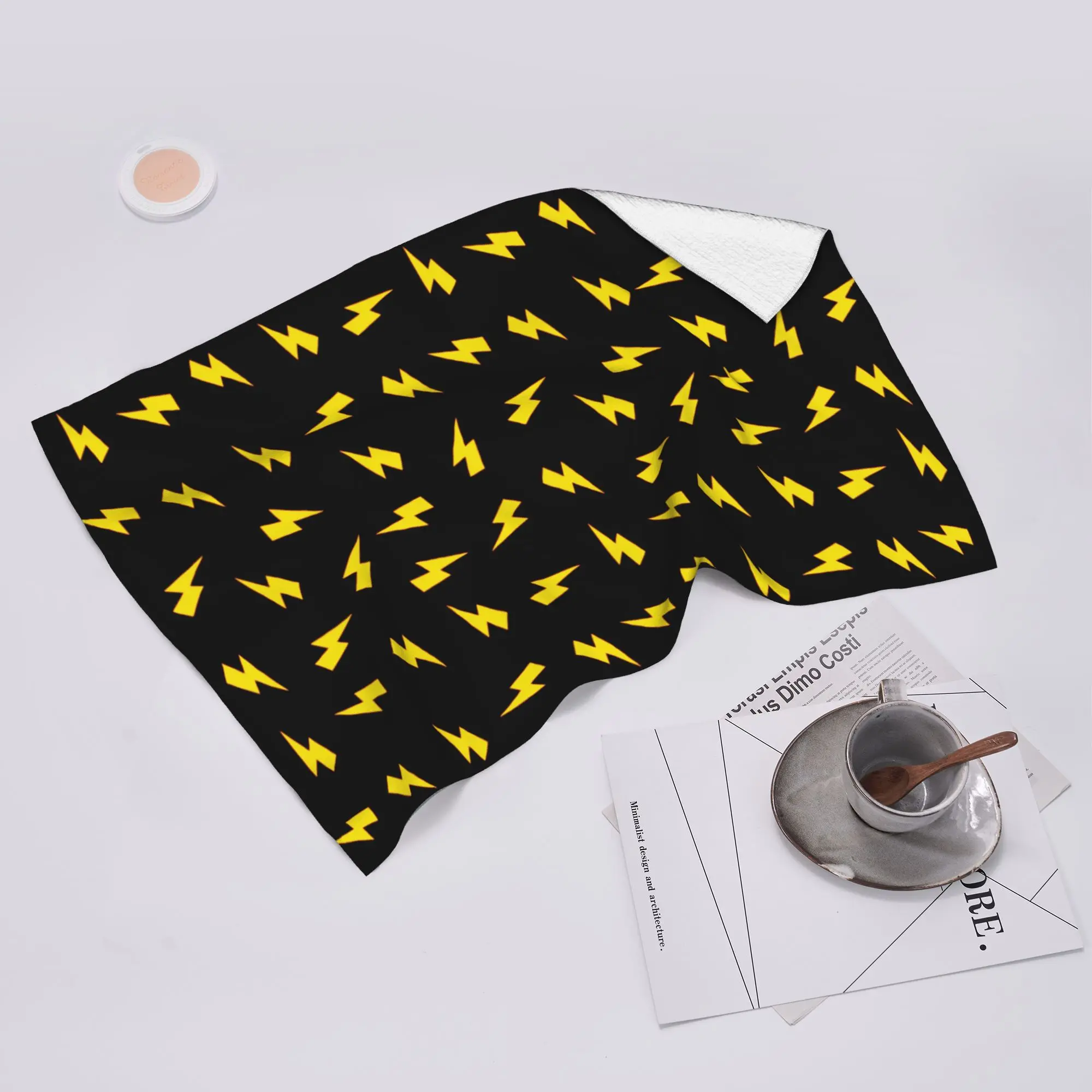 Custom Yellow Lightning Bolts on Red Thunder Bolt Pattern Soft Face Towel Quick Dry Pool Bath Cotton Towels Absorbent Quick