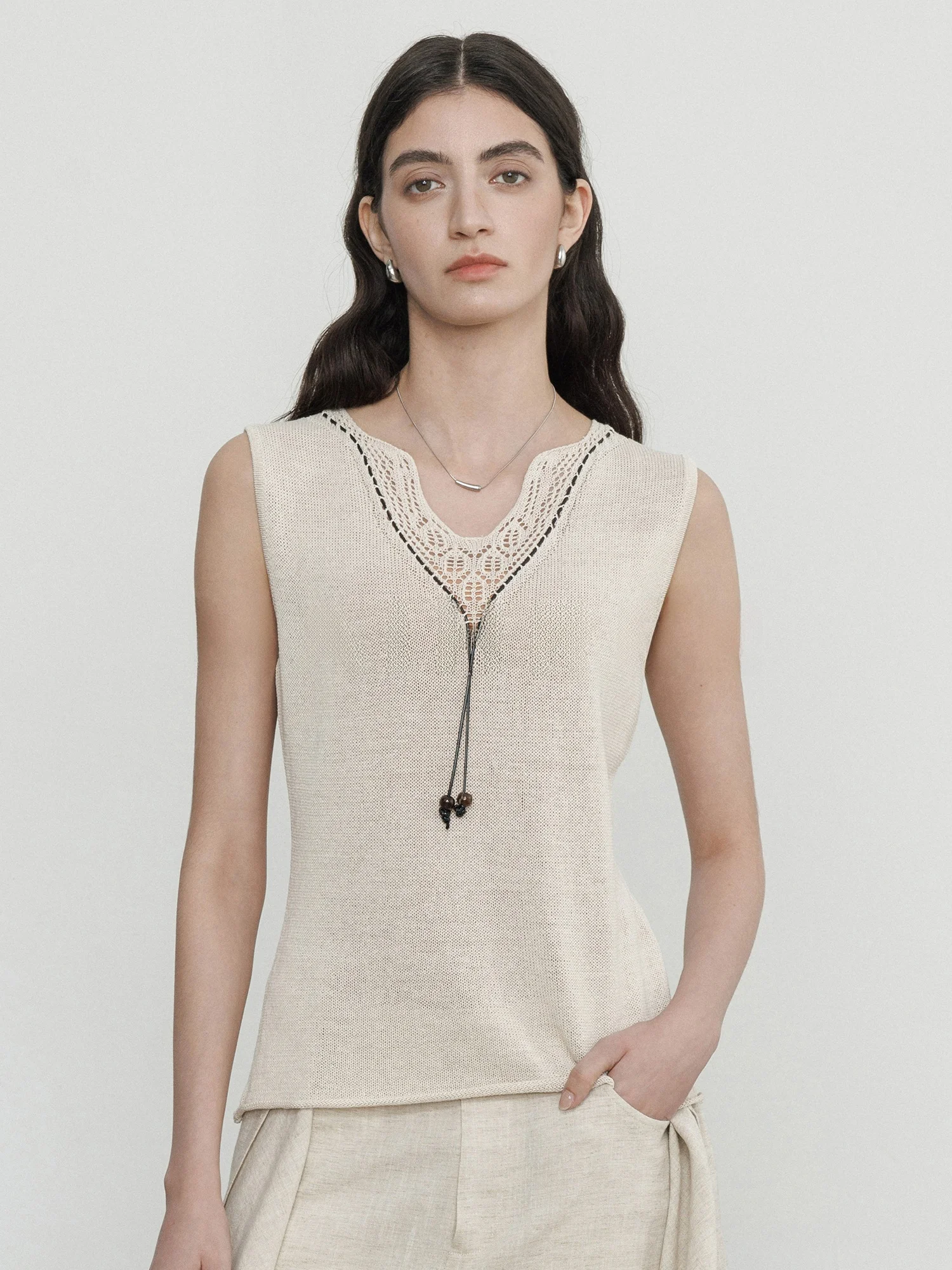 

Ретро-вязаный жилет без рукавов для женщин, летний дизайн, ажурный, с V-образным вырезом, H-образный силуэт, повседневный модный тренд