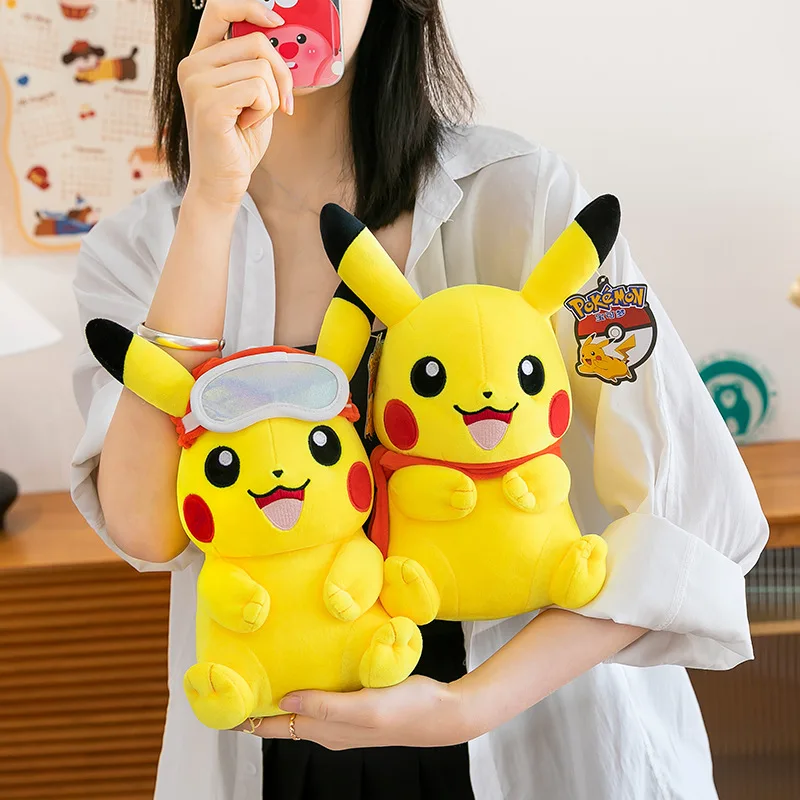 Pluszaki Pokemon Pikachu Anime Pokémon Lalki Pluszowe 25cm Kawaii Wypchana Poduszka Pikachu na Śniegu Prezenty Świąteczne dla Dzieci