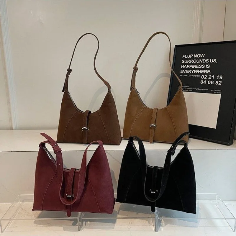 

Casual Simple Commuter Elegant Leather Diaper Bag For Women Large Capacity Textured Original Retro Shoulder Bag