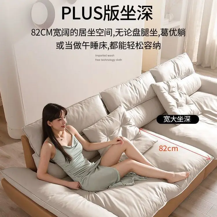 أريكة إبحار حديثة فاخرة وخفيفة الوزن، جلوس عميق للغاية، شقة صغيرة إيطالية بسيطة وبسيطة