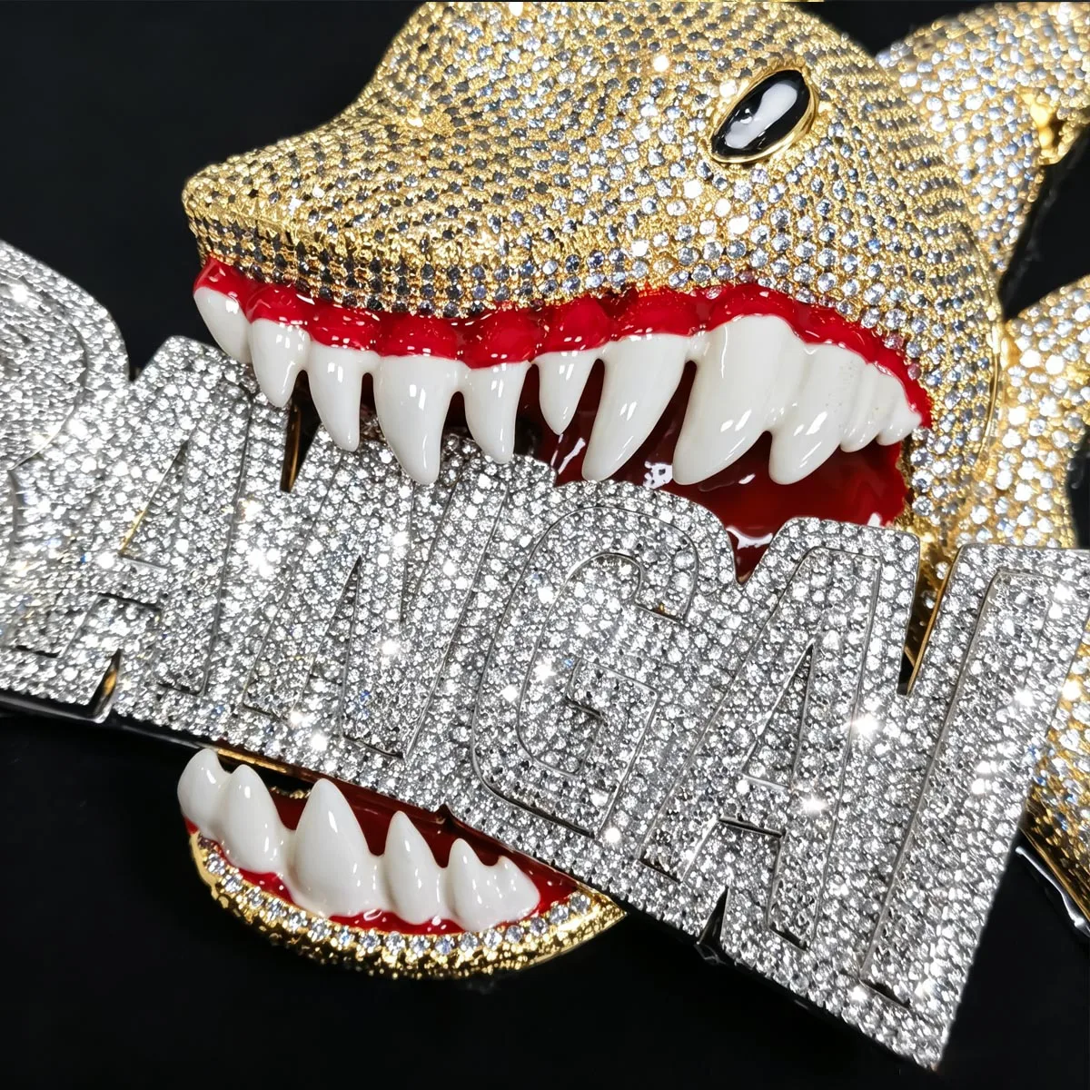 Iced Out 3D Shark Pendant Necklace 18K Gold Plated CZ Bling Hip Hop Jewelry For Men Rapper Cuban Chain Accessory Sparkling Full Diamond Shark Head Charm With Letter Streetwear Ornament Perfect Gift For Party Concert Daily Shiny Luxury Fashion Statement