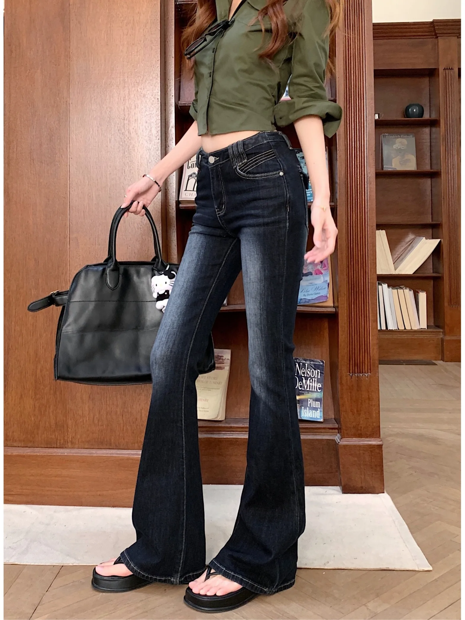 

Retro High Waist Slimming Bell Bottom Jeans Women's Fashionable Spring 2026 New Style Versatile Long Pants for Young Ladies