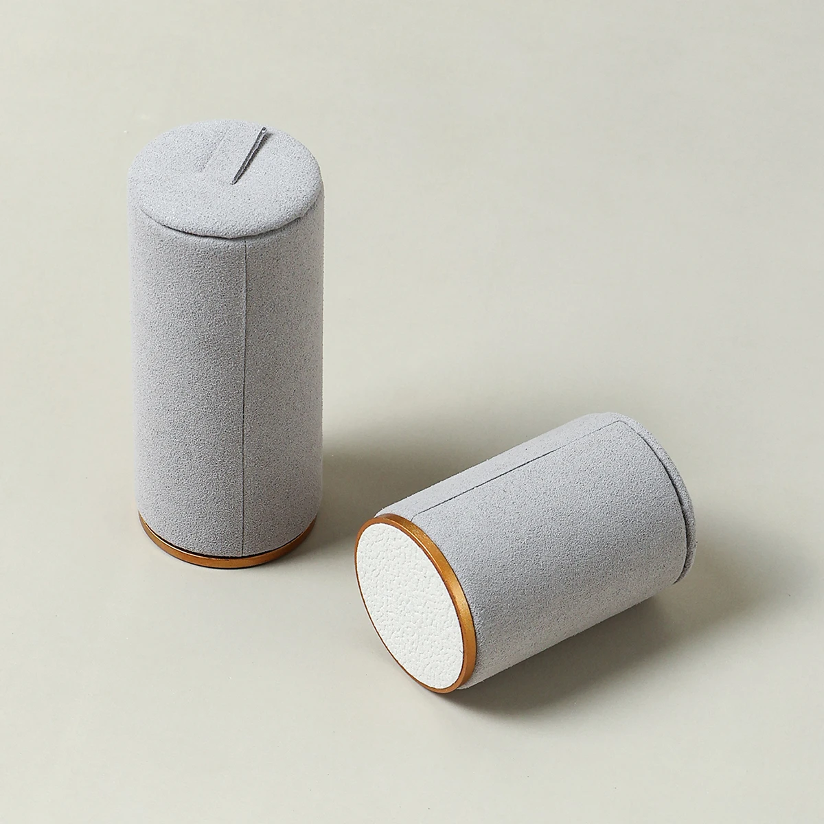 1 szt. Mikrofibrowy Aksamitny Wielokolorowy Metalowy Stojak Ekspozycyjny na Biżuterię z Pierścieniami, Rekwizyty do Ekspozycji Biżuterii, Ekspozytor na Biżuterię do Sklepu Biżuterii