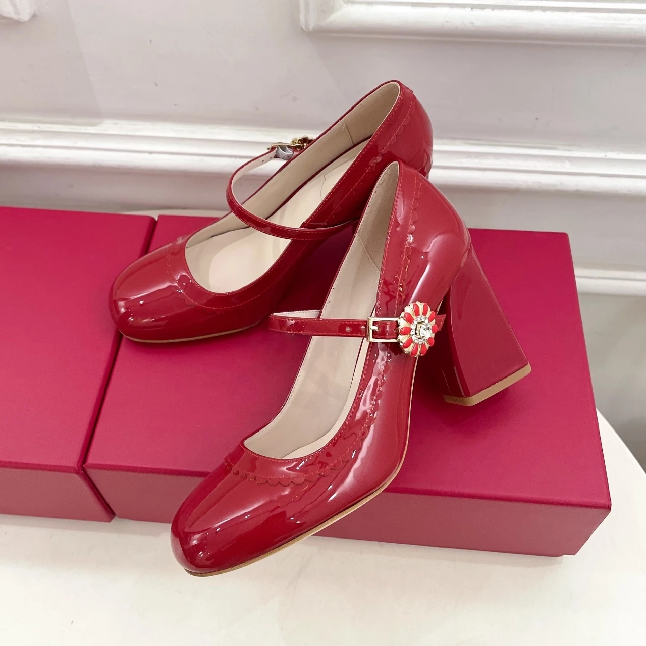 

SHIYUNJIN Top Version Patent Leather Round-Toe High Heel Buckle-Strap Woman Pumps Mary Janes Banquet Pumps Handmade Sapato