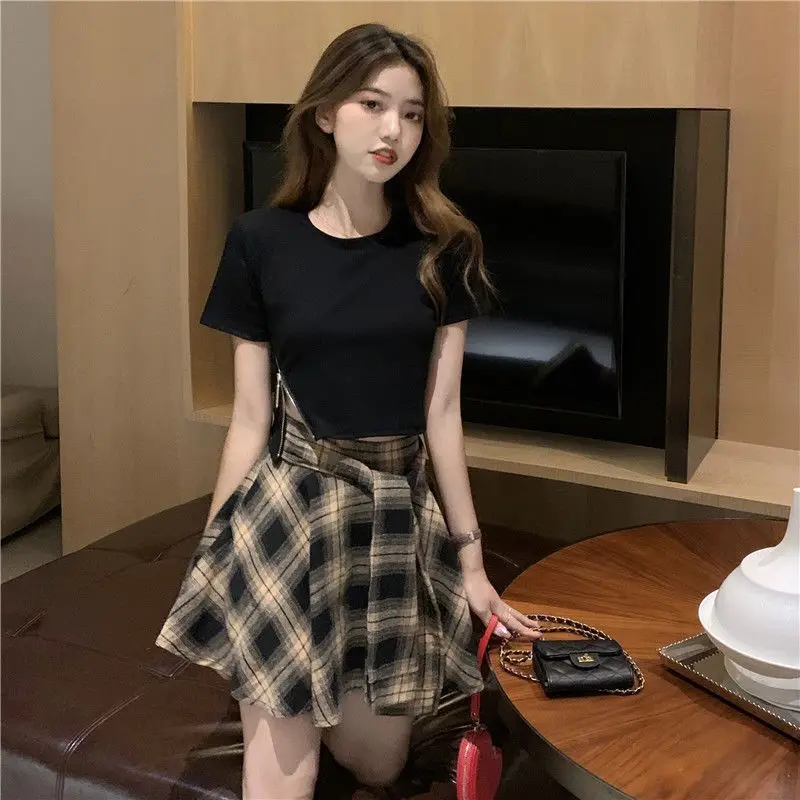 

Fashion suit female o-neck tops + plaid skirt two-piece set 2022 spring summer new Korean temperament preppy style suit trend