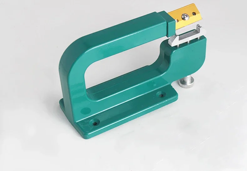 

Машина для очистки кожи Ручная машина для очистки кожи Разделитель кожи Skiver НОВИНКА