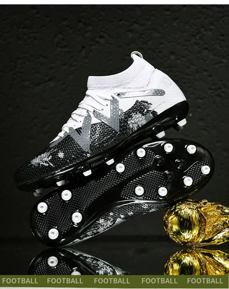 

Men Outdoor Professional Soccer Boots Integrated Spike Sole Breathable Wear Resistant Comfort Football Shoes for Match Training