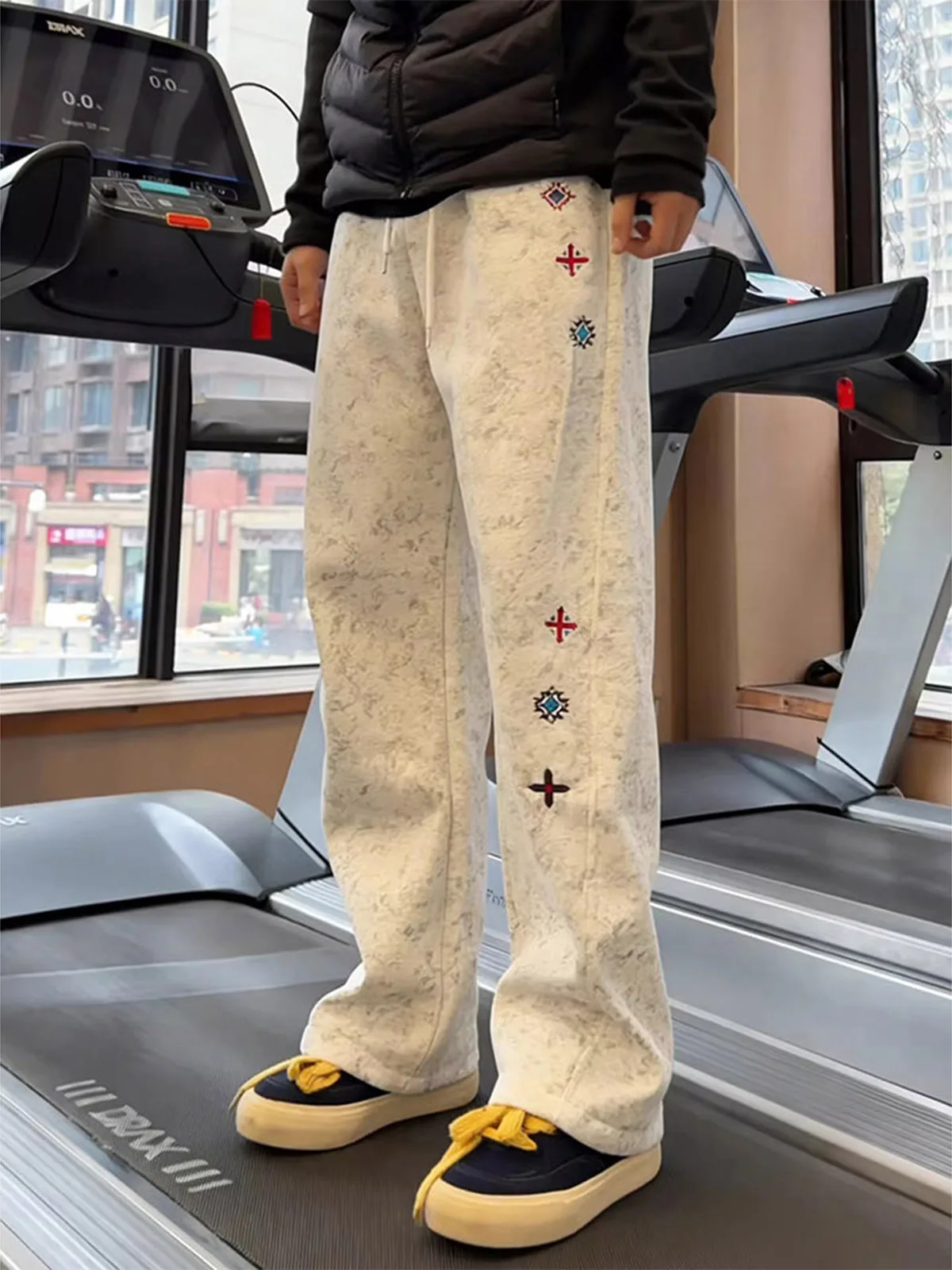 American Style Heavyweight Dyed Embroidered Sports Sweatpants Loose Vintage Design Casual Loose Long Pants for Men
