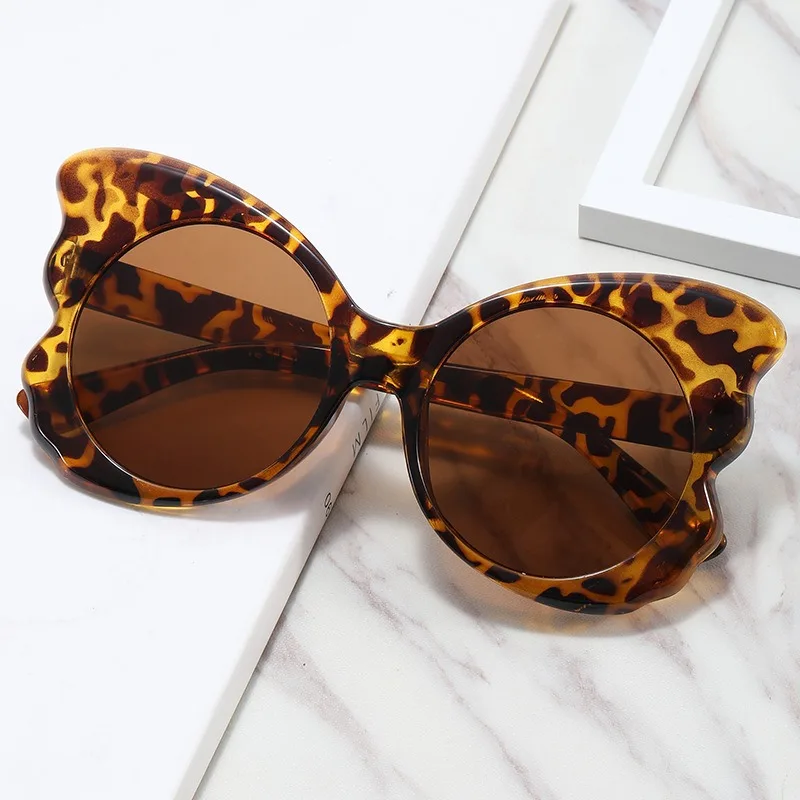 

Butterfly shaped large frame modern retro sunglasses new fashionable punk sunglasses street photo sunshades L5302 eyewear