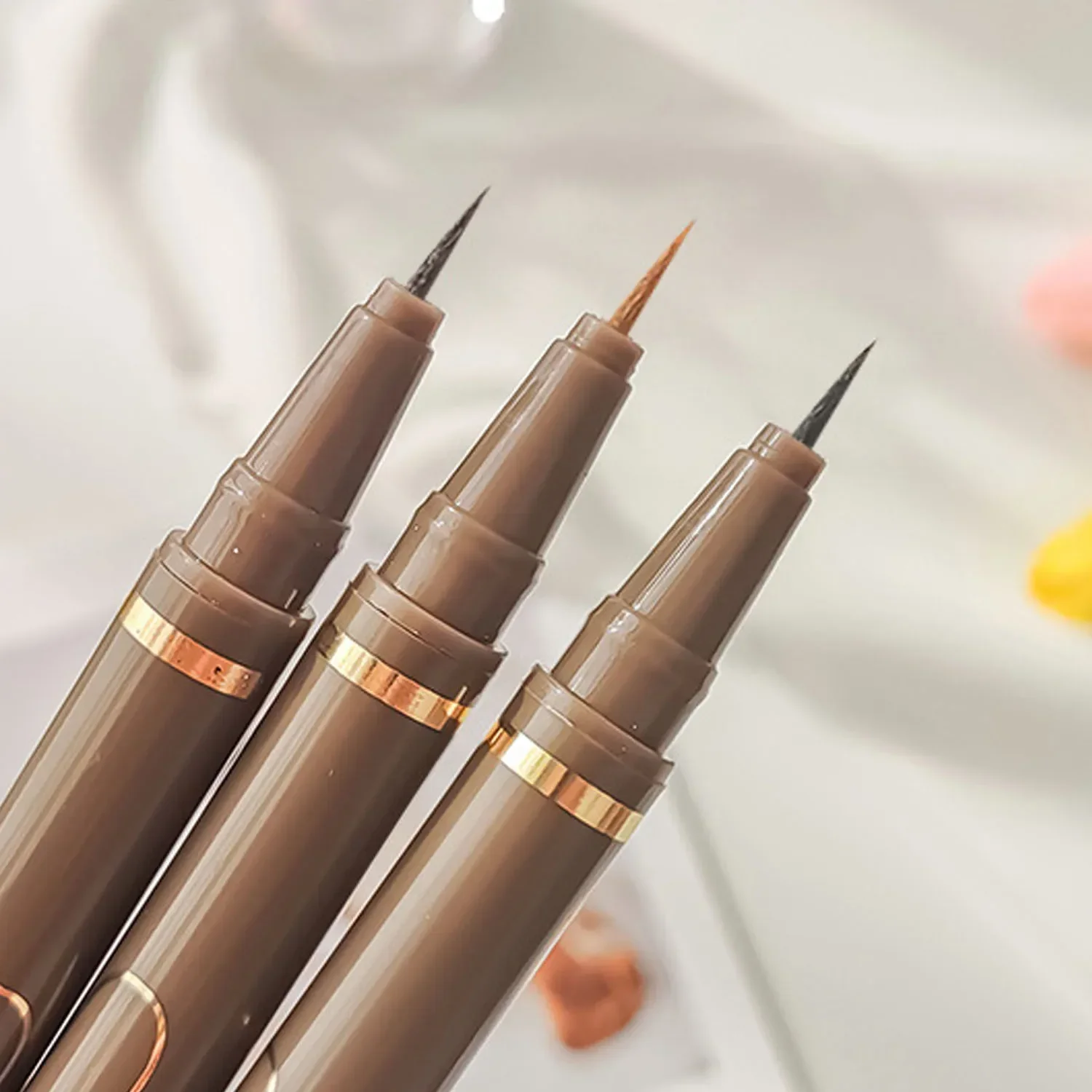 Ultradünner schwarzbrauner Eyeliner-Stift für die untere Wimpern, wasserdicht, langlebig, glatt liegend, Seidenraupenaugen-Liner-Stifte, Augen-Make-up-Tools