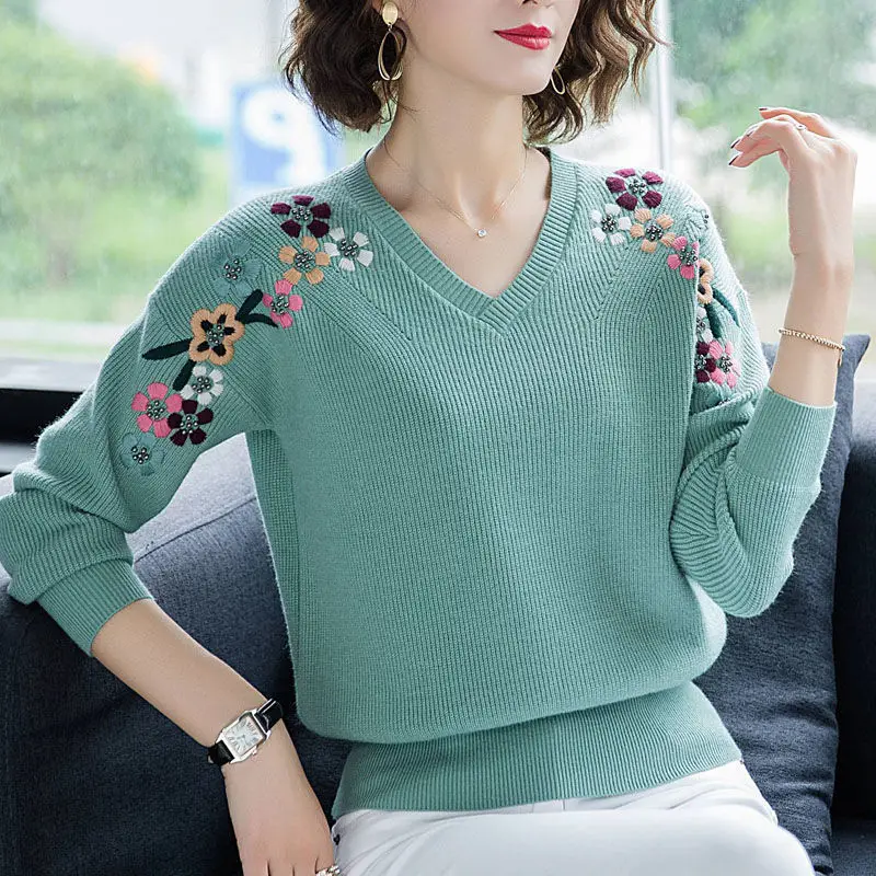 Elegant Vintage Beading Floral Embroidery Sweaters Women Clothing 2022 Autumn New Casual Loose V-Neck Warm Knitted Pullover Tops