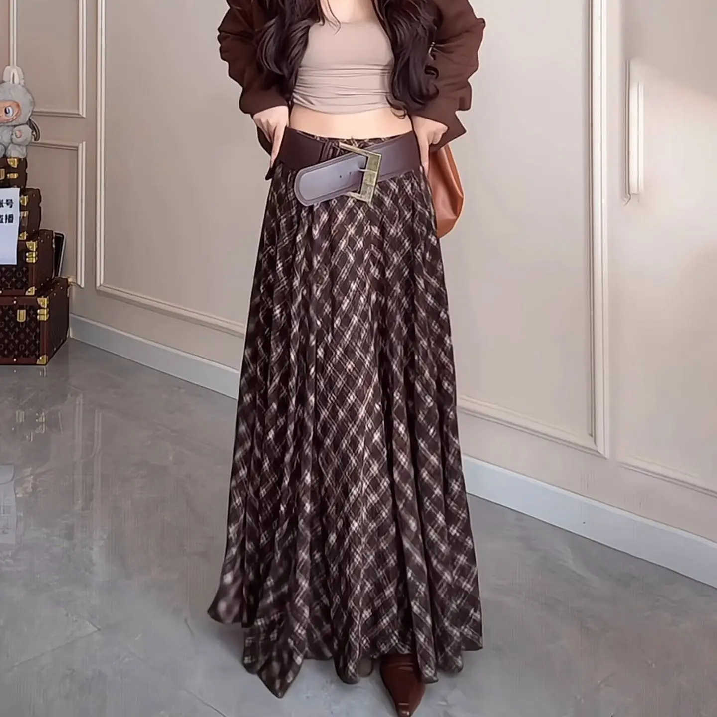 

2026 autumn new Korean version of high-waisted long skirt, high-end fried street age-reducing plaid big swing skirt women