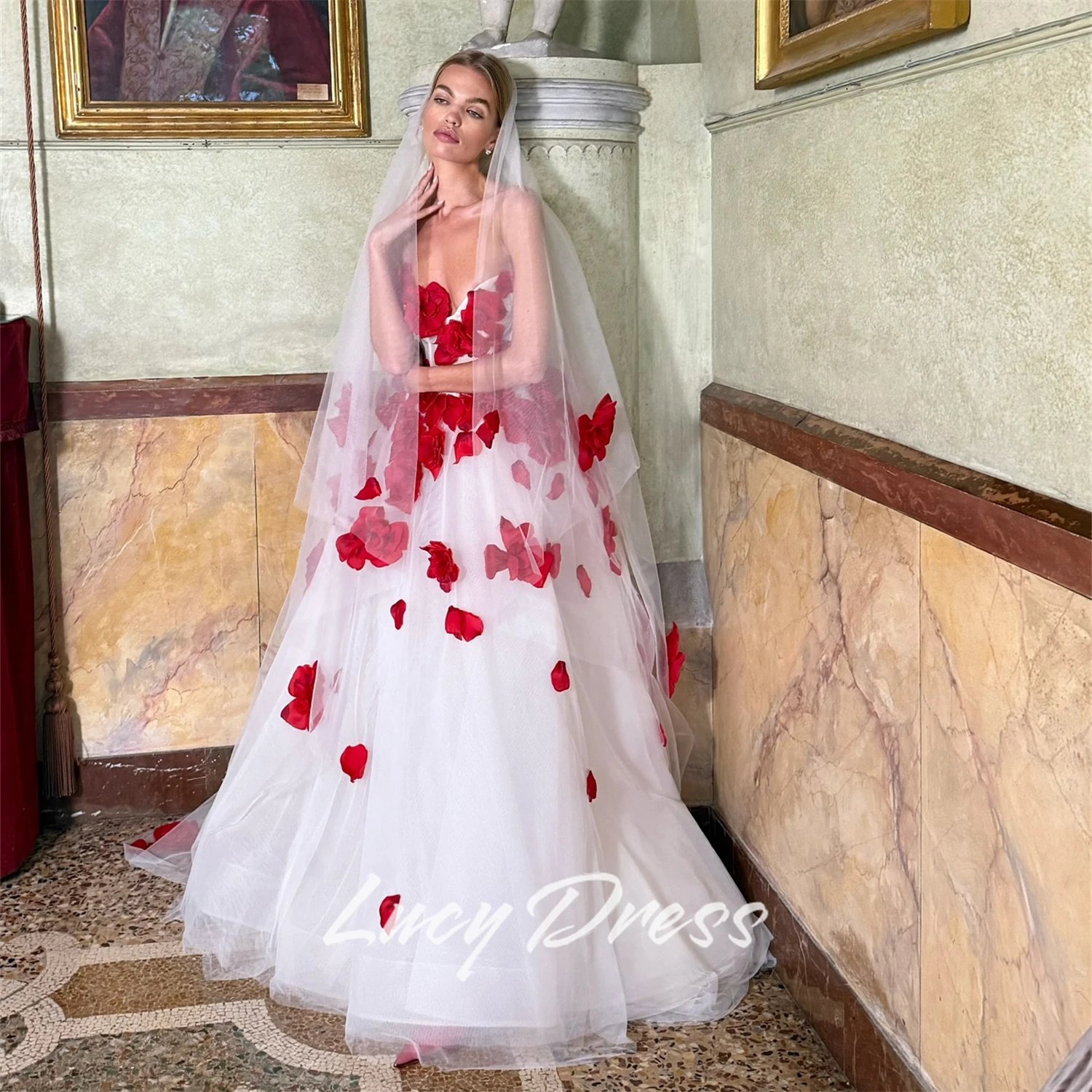 

Lucy Customized Wedding Party Dresses Wedding Dresses Brides Dress Wedding Dresses for Parties Wedding Dress Large Sizes Flower