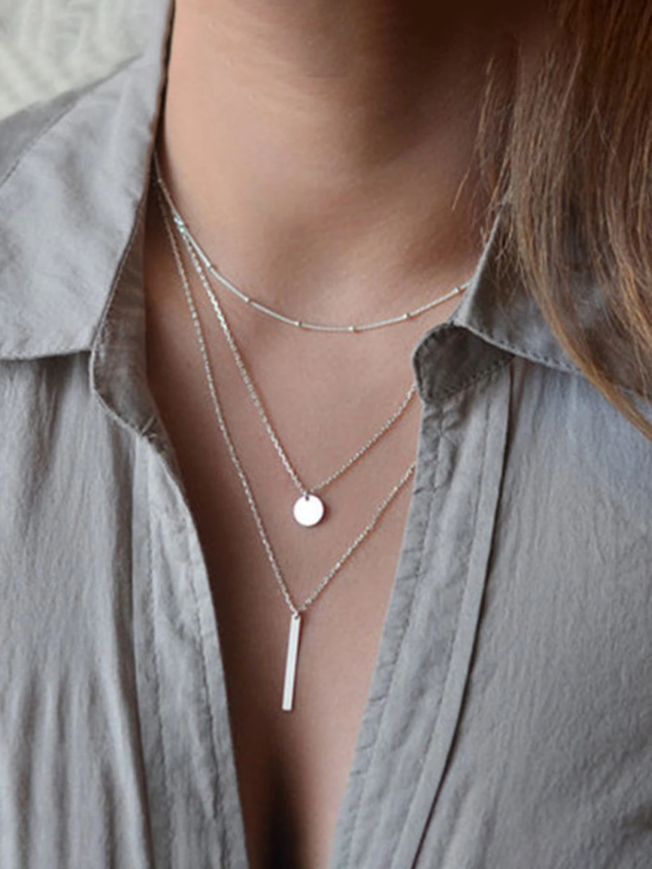 

Women's Minimalist Multi-Layer Necklace with Disc and Bar Pendants, Silver Tone Chain for Daily or Party Wear