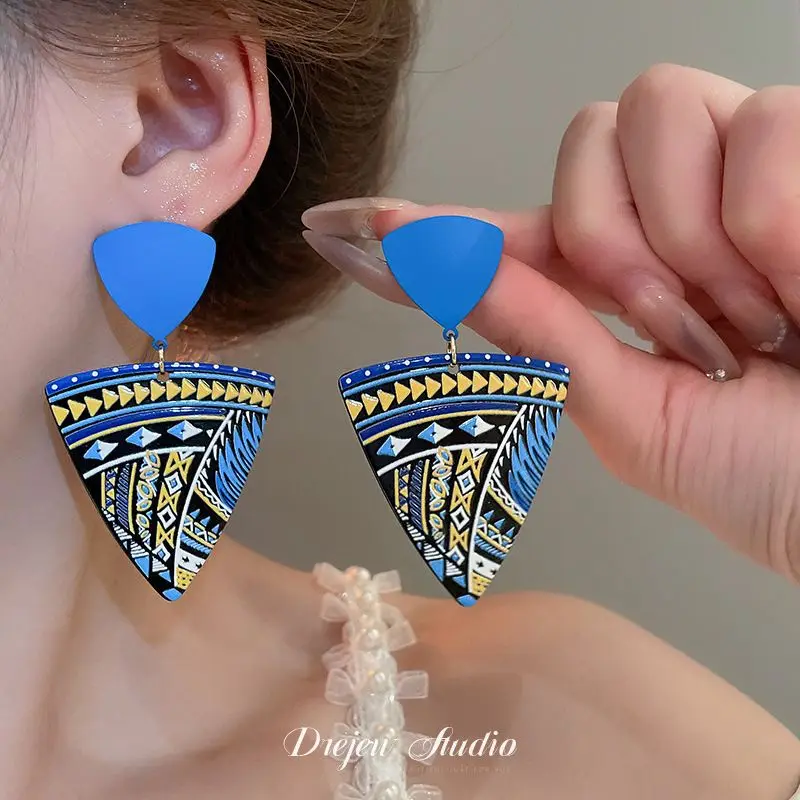 

Silver Needle Oil Painting Flower Resin Fashion Court Style Design Earrings