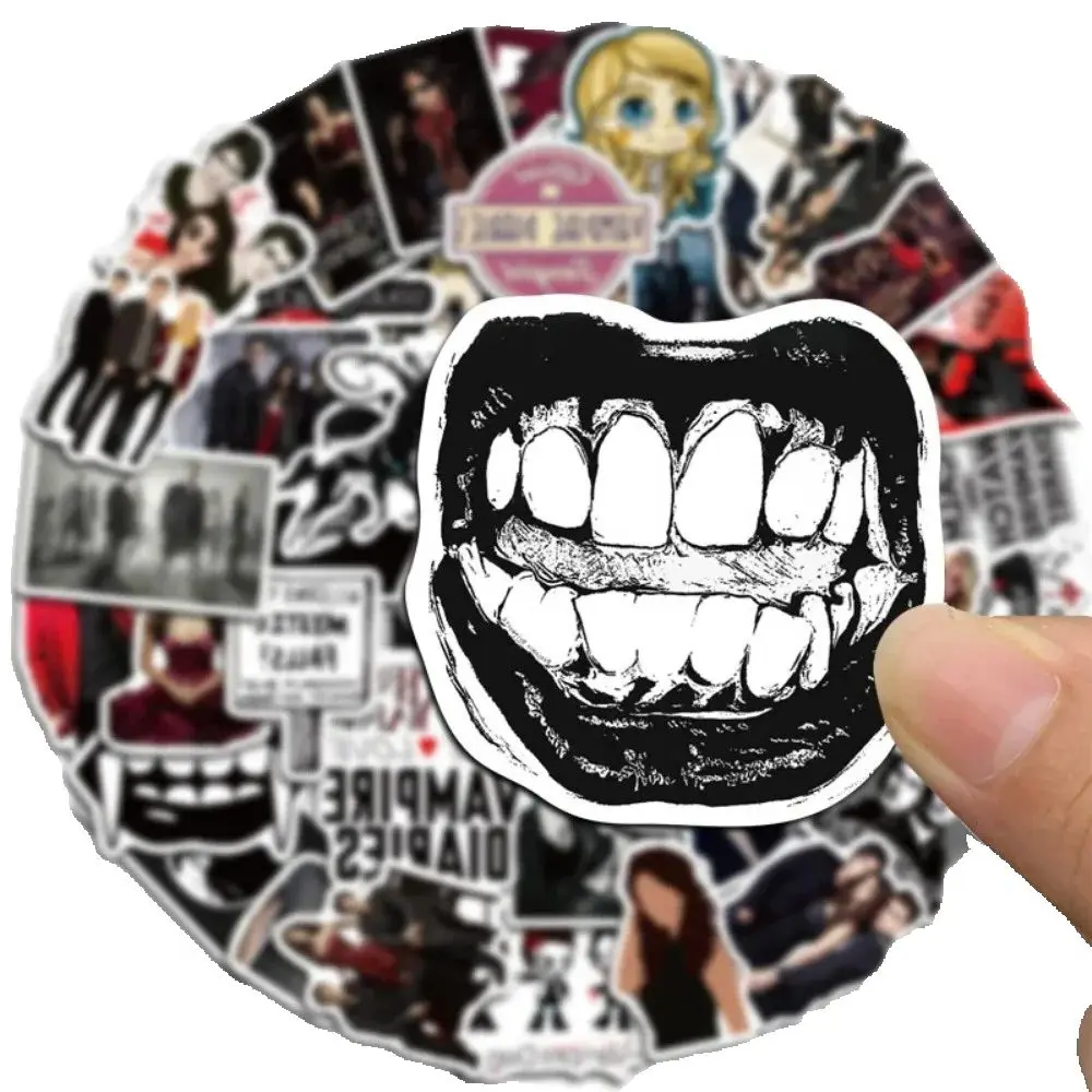 50 قطعة من ملصقات الكمبيوتر المحمول ذات المسلسل التلفزيوني الأمريكي الكلاسيكي لمصاصي الدماء والمذكرات #5