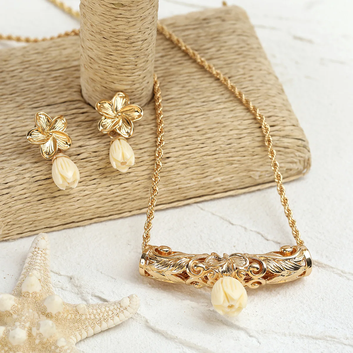 Hawaii Style Necklace And Earrings Jewelry Set Engraved Copper Tube with Resin Jasmine Embedding Fashion Accessory Set