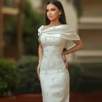 Vestidos de Novia Midi Personalizados de Arabia Saudita, Vestido de Fiesta Moderno de Satén Tipo Columna/Estuche, Vestido de Novia para Salón con Pedrería en Color Marfil