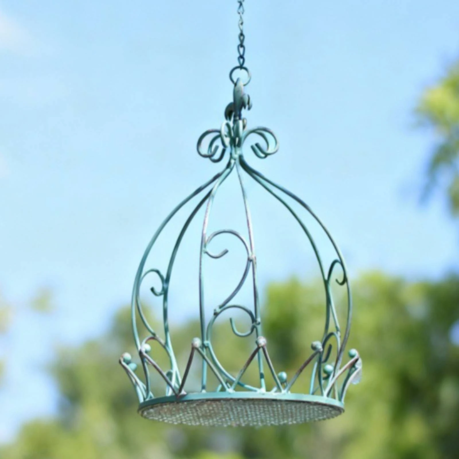Crown Hanging Planter Outdoor Use Iron Hanging Basket Crown Plant Holder Vintage Garden Decor Distressed Finish for Balcony