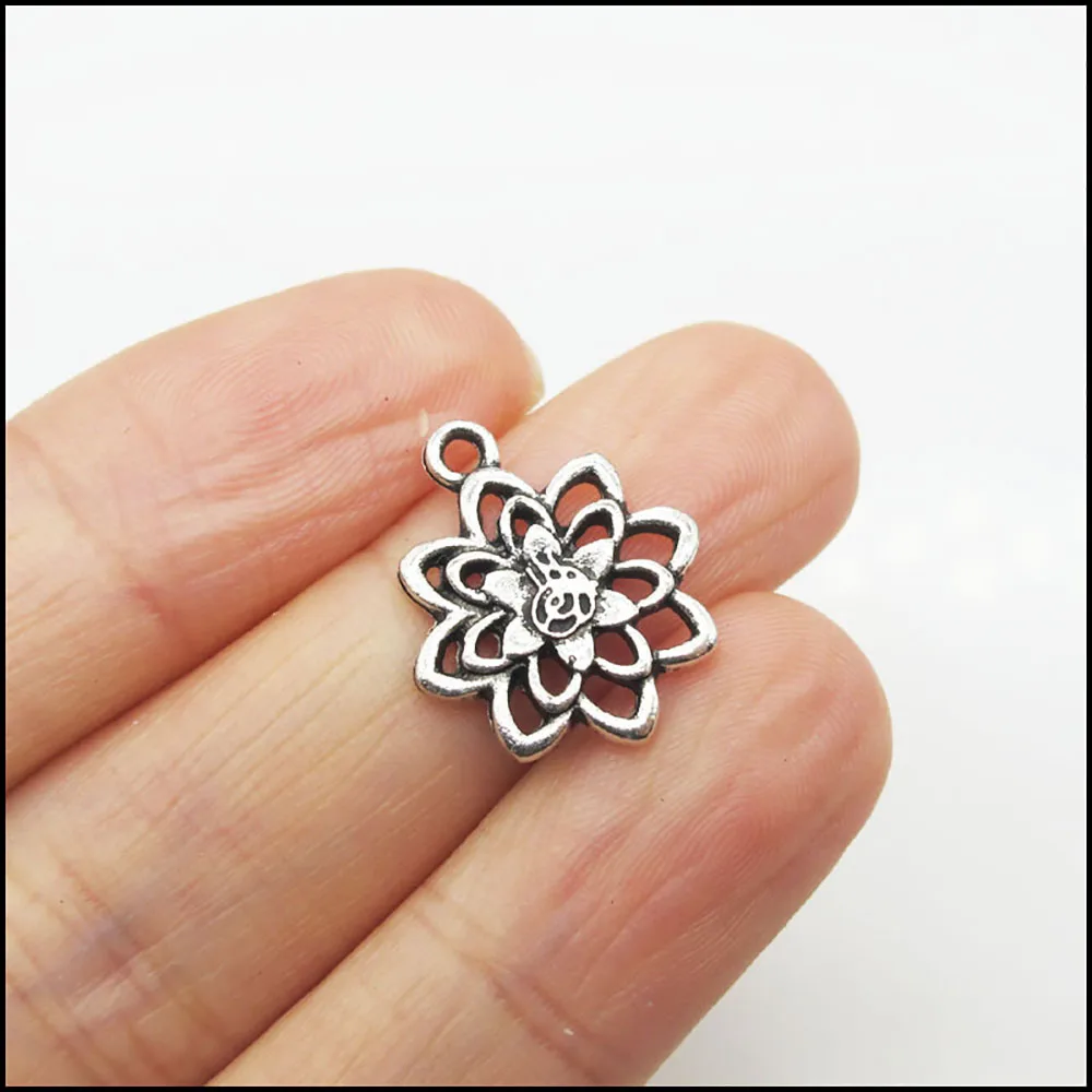 Nuevos dijes de flores de loto de color plata tibetana, colgantes DIY J005