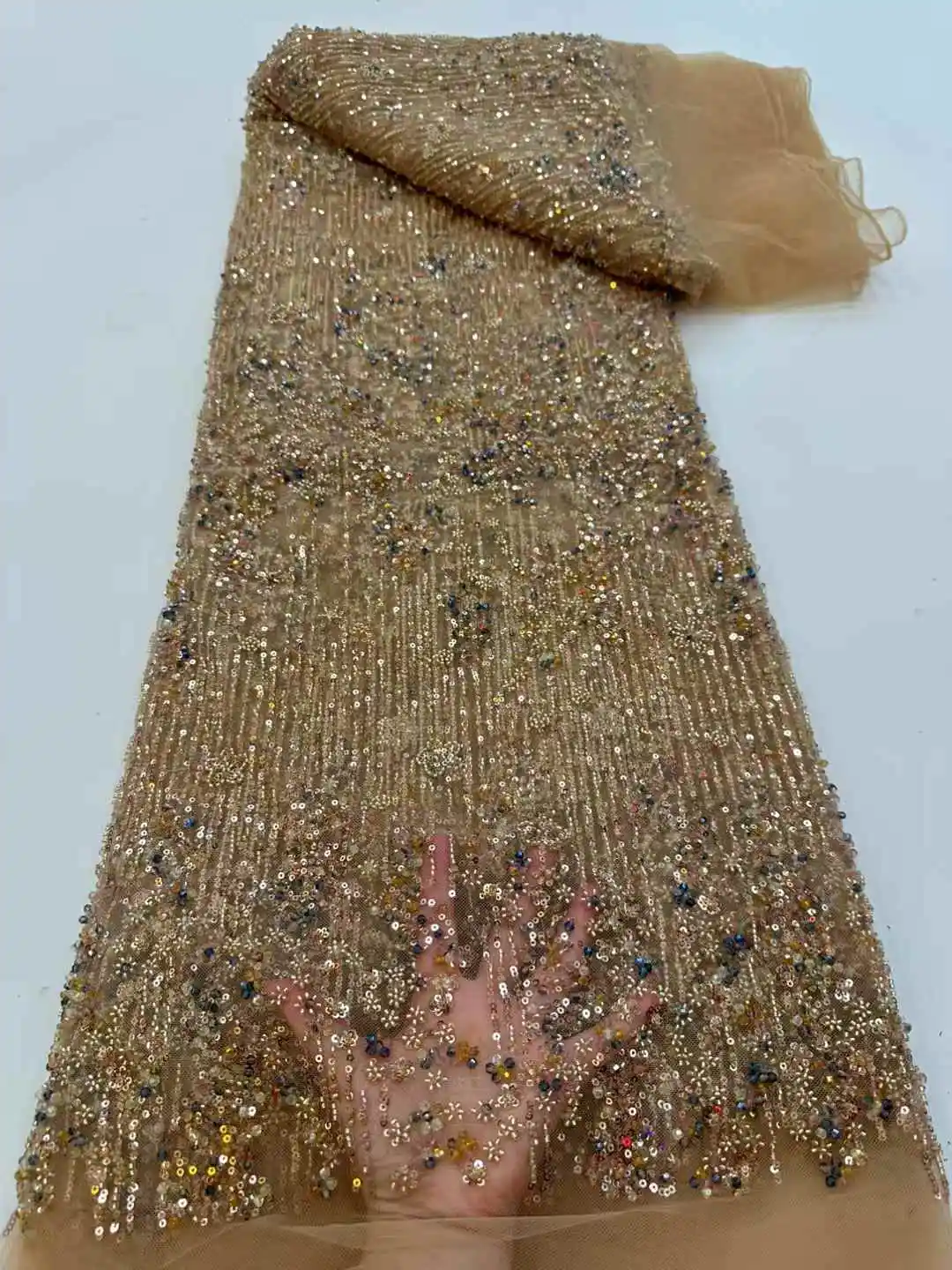 アフリカナイジェリアビーズフレンチメッシュレーススパンコール高品質 2025 刺繍レーススパンコールレースのウェディングドレスの女性