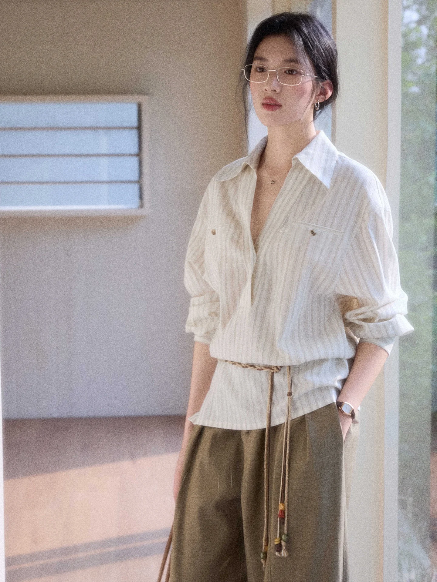 

Two-Way Commute Stripe Cotton Feel Loose Women's Shirt Elegant Casual Moccasin Design Breathable Long Sleeve Button up Top